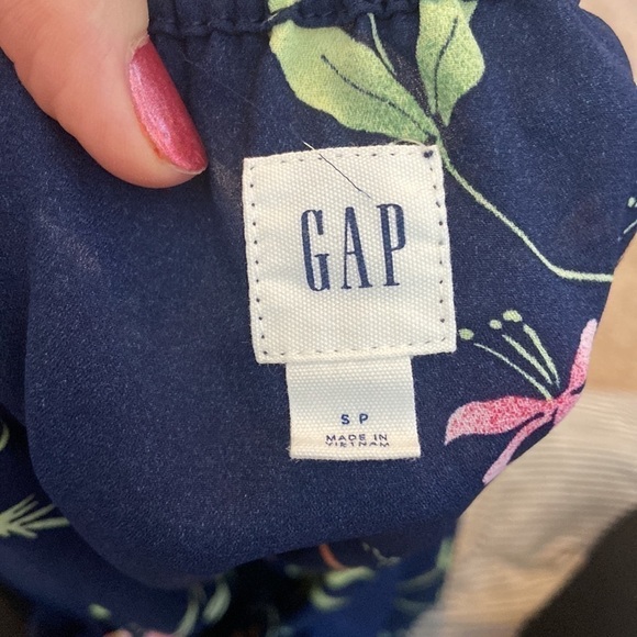 ⭐️2 FOR $20⭐️ GAP Off shoulder floral boho flowy blouse. Size small - Picture 11 of 12